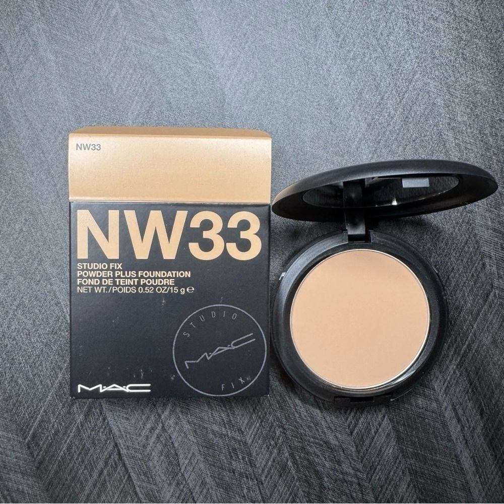 MAC Studio Fix Powder Plus Foundation NW33